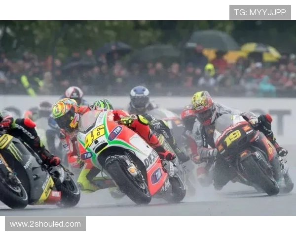 MotoGP赛季高潮再现 硬核车手激烈角逐 赛道风云再起