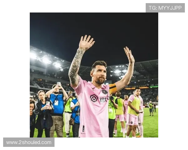 梅西重返巴萨呼声高涨，球迷期待巨星再续辉煌传奇